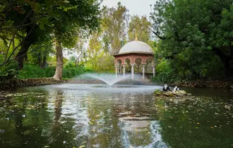 Pabellón de Alfonso XII, Isleta de los Pájaros, Parque de María Luisa, Sevilla, Andalucia, Spain.